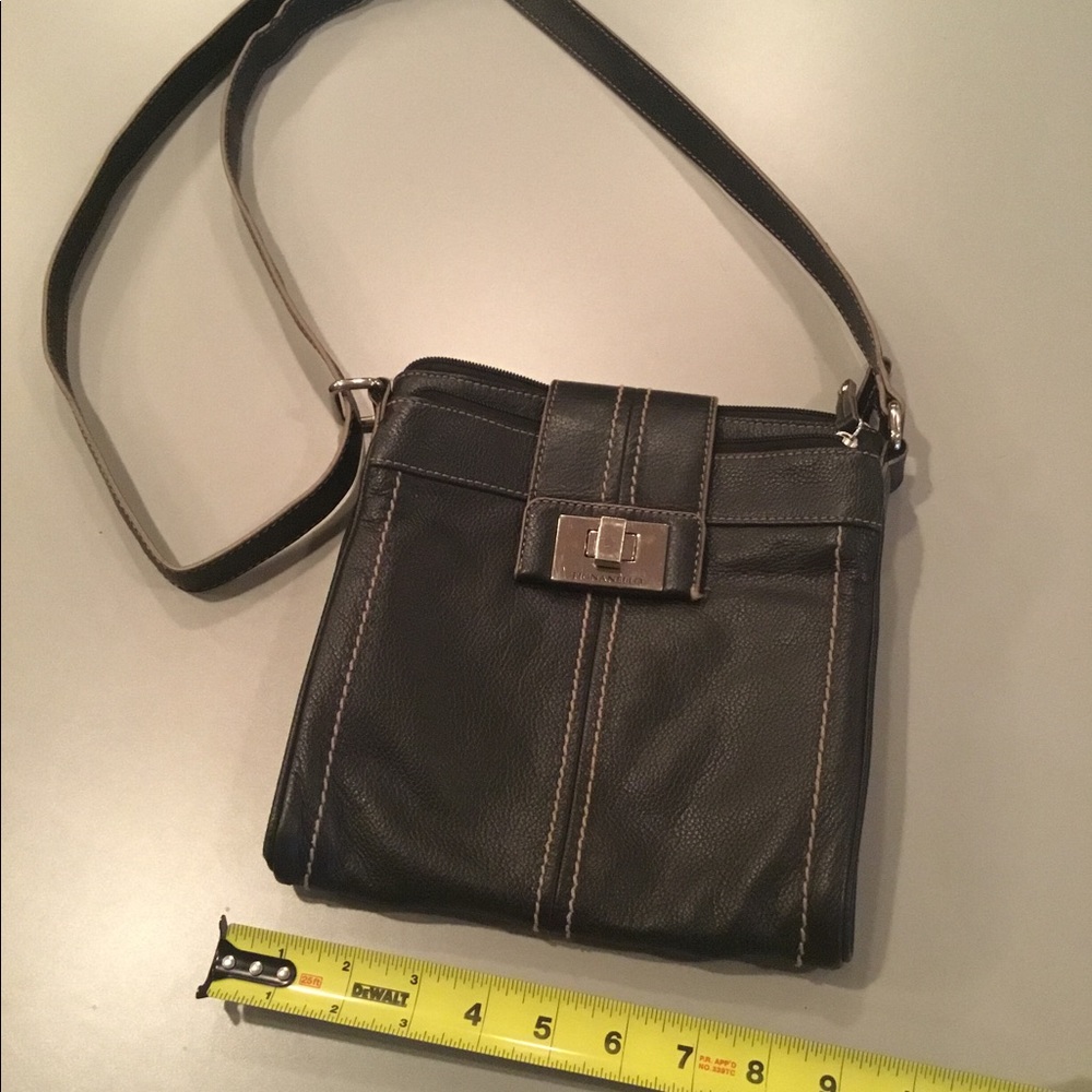 Like New Tignanello Leather Purse🖤